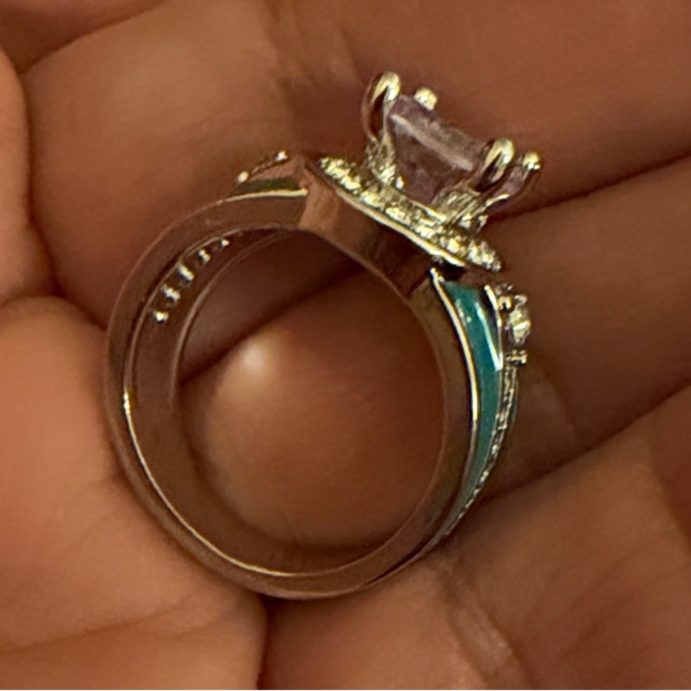 NWOT Stunning Silver and Turquoise Fashion Ring - Picture 5 of 7